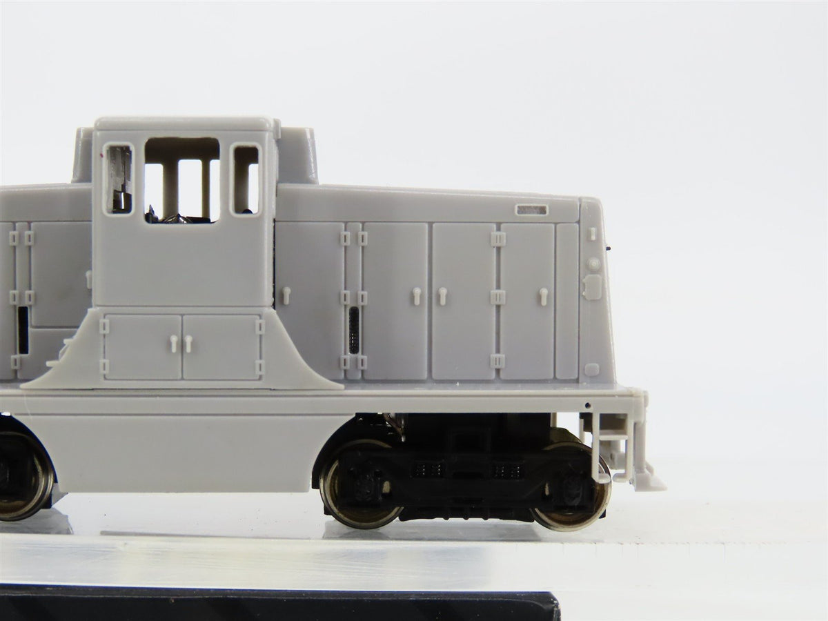 HO Scale Bachmann Spectrum 80001 Undecorated GE 44-Tonner Diesel Locomotive
