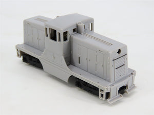 HO Scale Bachmann Spectrum 80001 Undecorated GE 44-Tonner Diesel Locomotive