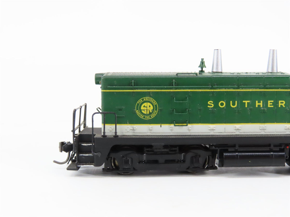 HO Scale KATO SOU Southern Railway NW2 Diesel Switcher #6052 - Custom