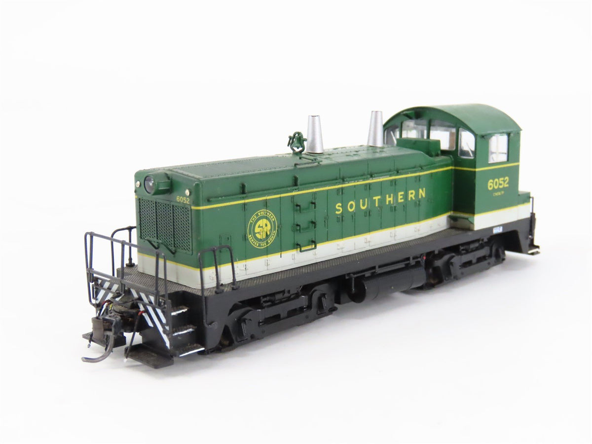 HO Scale KATO SOU Southern Railway NW2 Diesel Switcher #6052 - Custom