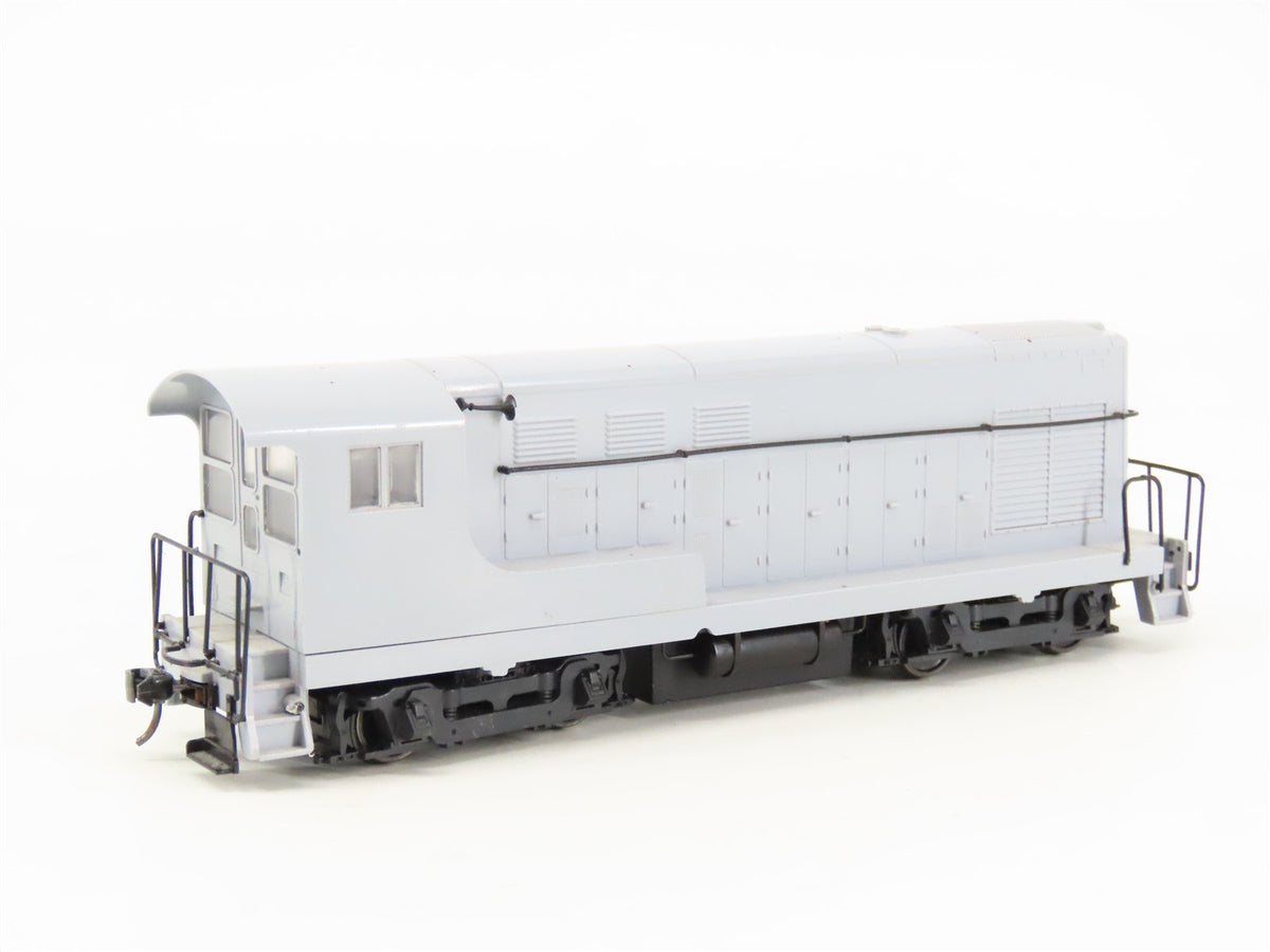 HO Scale Walthers Undecorated FM H10-44 Diesel Locomotive