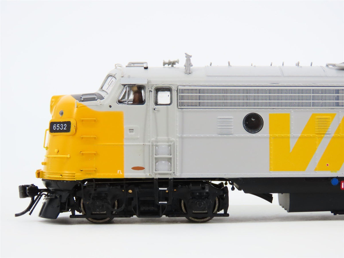 HO Scale Rapido VIA Rail &quot;Grey Ghost&quot; GMD FP9A Diesel #6532 - DCC Ready