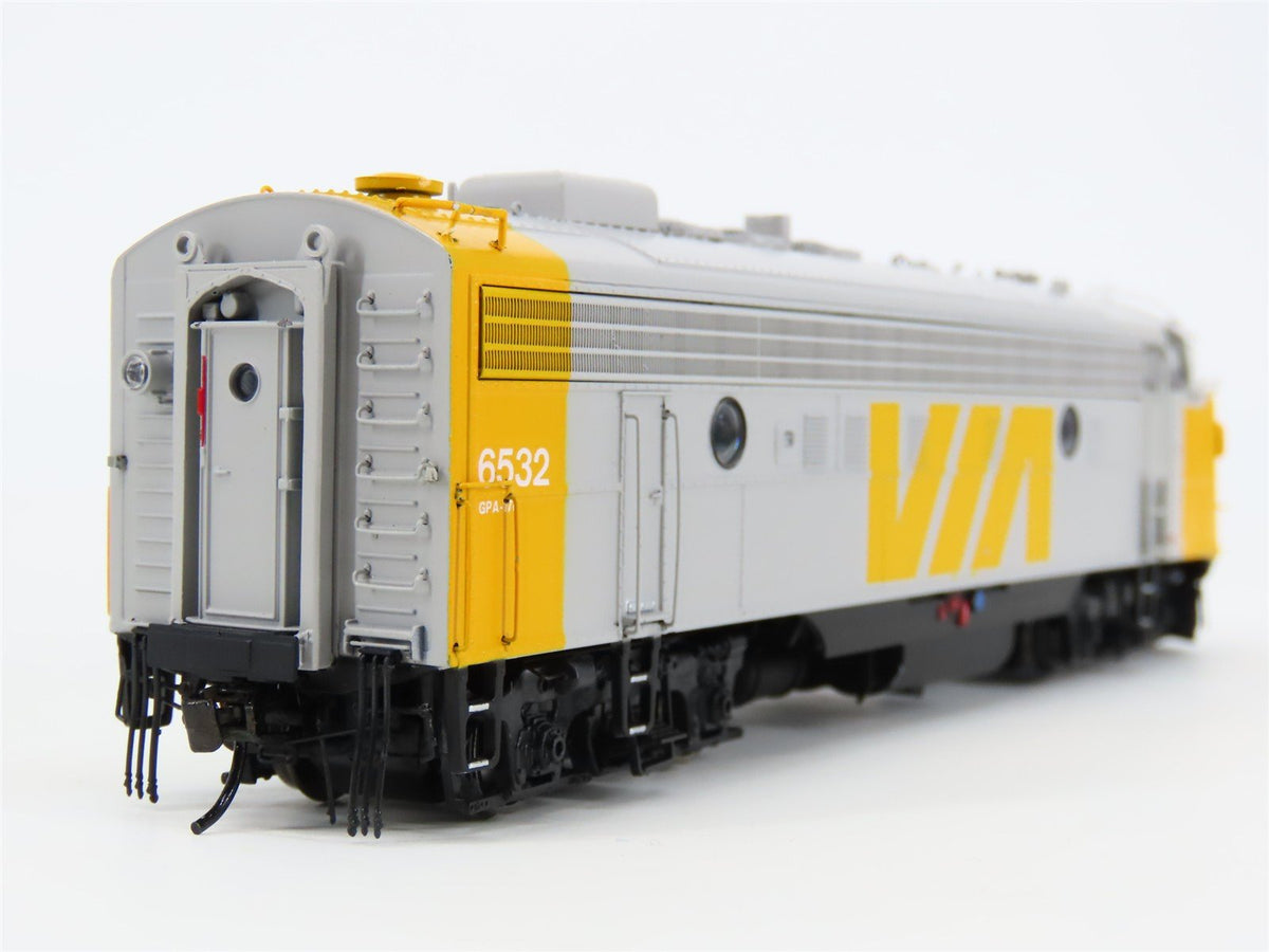 HO Scale Rapido VIA Rail &quot;Grey Ghost&quot; GMD FP9A Diesel #6532 - DCC Ready