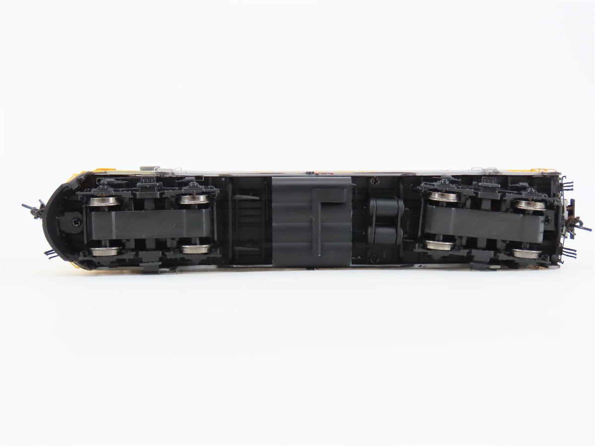 HO Scale Rapido VIA Rail &quot;Grey Ghost&quot; GMD FP9A Diesel #6532 - DCC Ready
