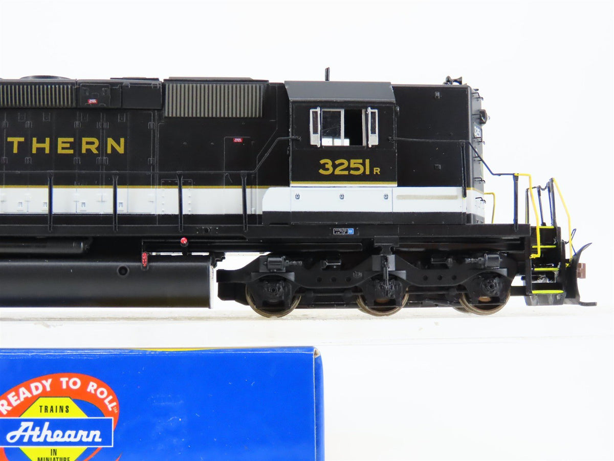 HO Scale Athearn 95184 SOU Southern EMD SD40-2 Diesel #3251R - DCC Ready