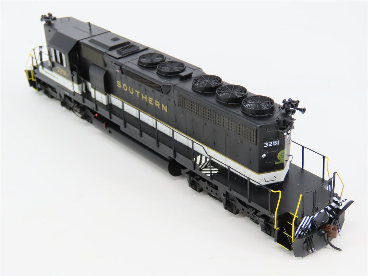 HO Scale Athearn 95184 SOU Southern EMD SD40-2 Diesel #3251R - DCC Ready
