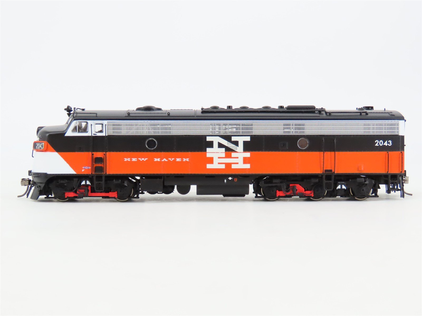 HO Scale Rapido NH New Haven "McGinnis" EMD FL9 Diesel #2043 - DCC Ready