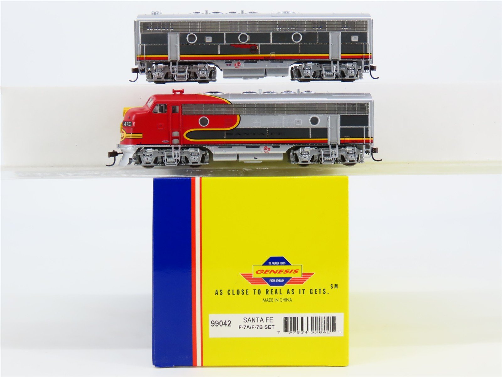 HO Athearn Genesis 99042 ATSF "Warbonnet" F7A/B Ph 2 Diesel Set - Unpowered