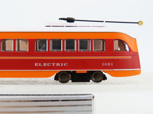 HO Scale Con-Cor 93008 PE Pacific Electric PCC Streetcar #1061 - DCC Ready