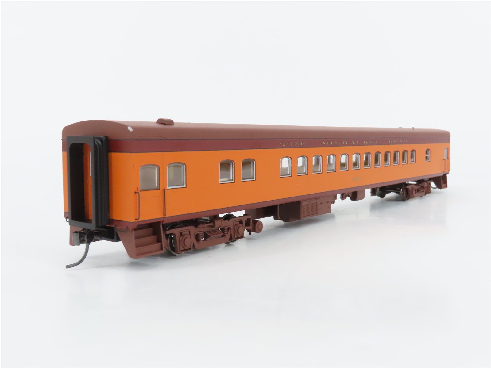 HO Scale Fox Valley Models FVM 10033 MILW Hiawatha Coach Passenger #4404