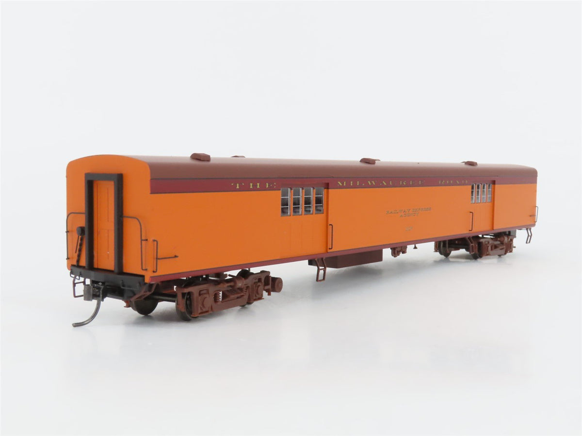 HO Scale Fox Valley Models FVM 10081 MILW Hiawatha Baggage Passenger #107