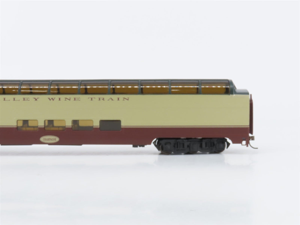 HO Bachmann Silver 13034 85&#39; Napa Valley Wine Train Full Dome Passenger