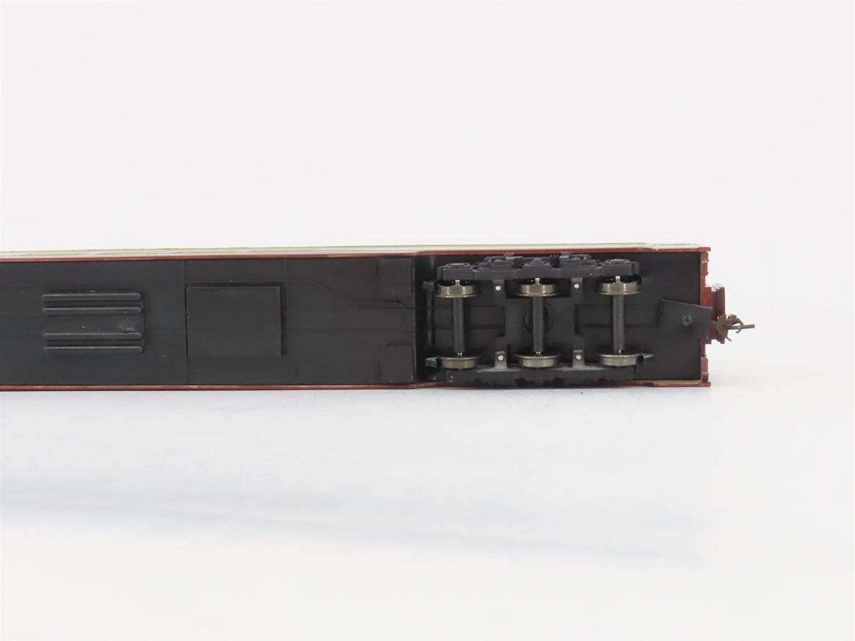 HO Bachmann Silver 13034 85&#39; Napa Valley Wine Train Full Dome Passenger