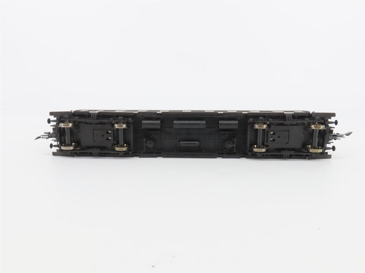 HO Scale Roco 45582 K.Bay.Sts. B Bavarian Coach 3 Class Passenger Car