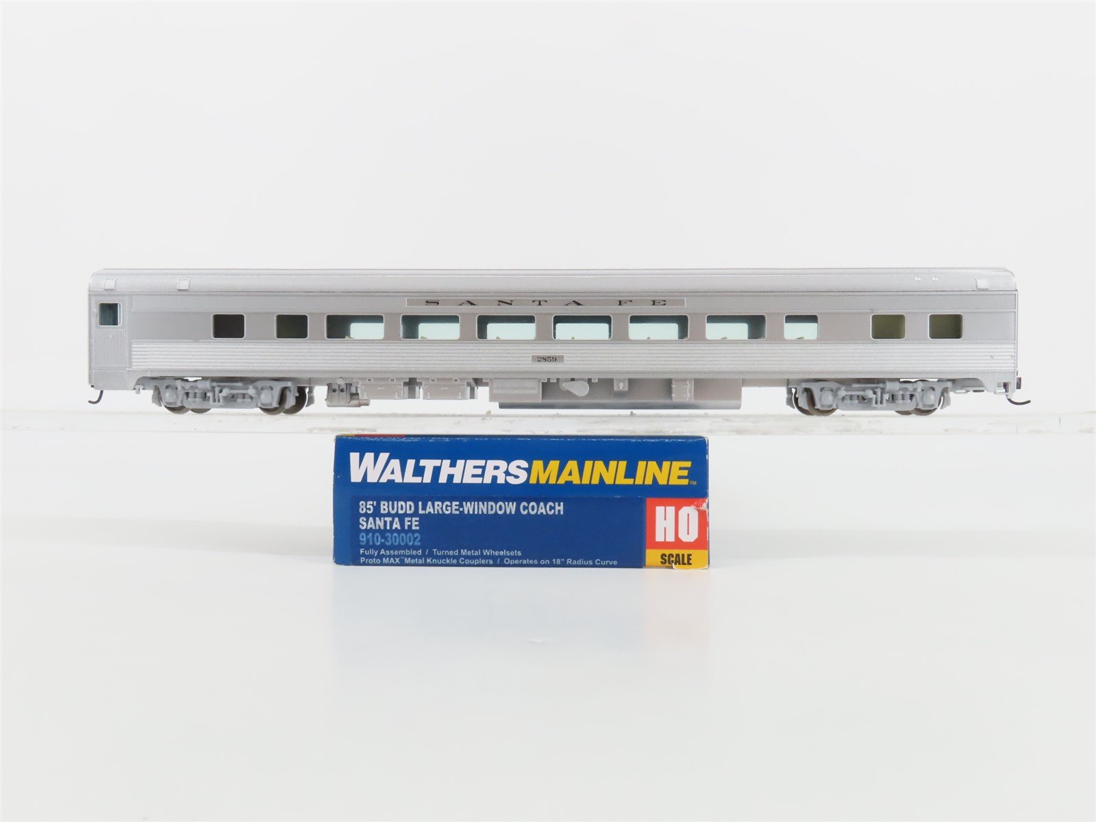 HO Walthers Mainline 910-30002 ATSF Santa Fe 85' Budd Coach Passenger Car #2859