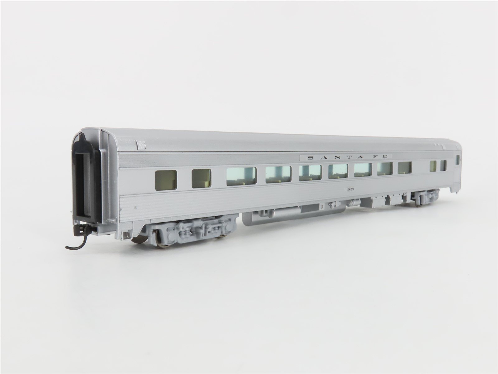 HO Walthers Mainline 910-30002 ATSF Santa Fe 85' Budd Coach Passenger Car #2859