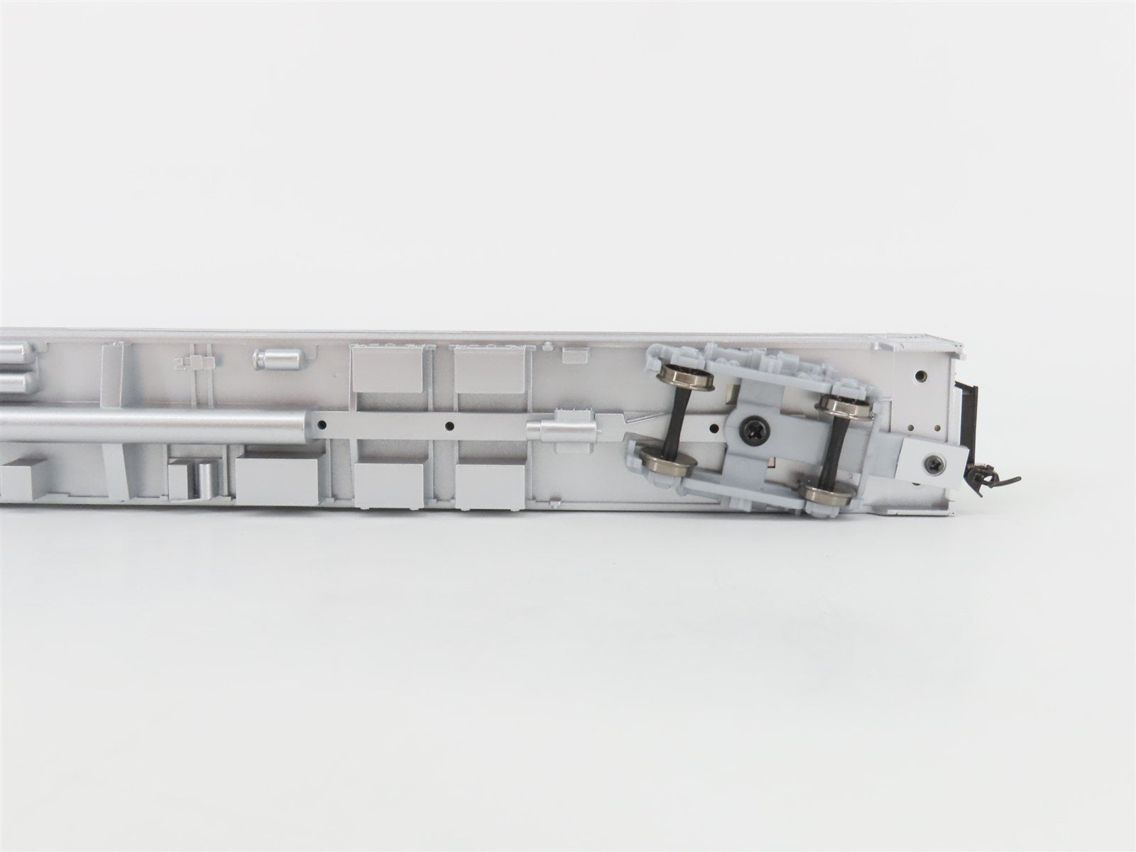 HO Walthers Mainline 910-30002 ATSF Santa Fe 85' Budd Coach Passenger Car #2859