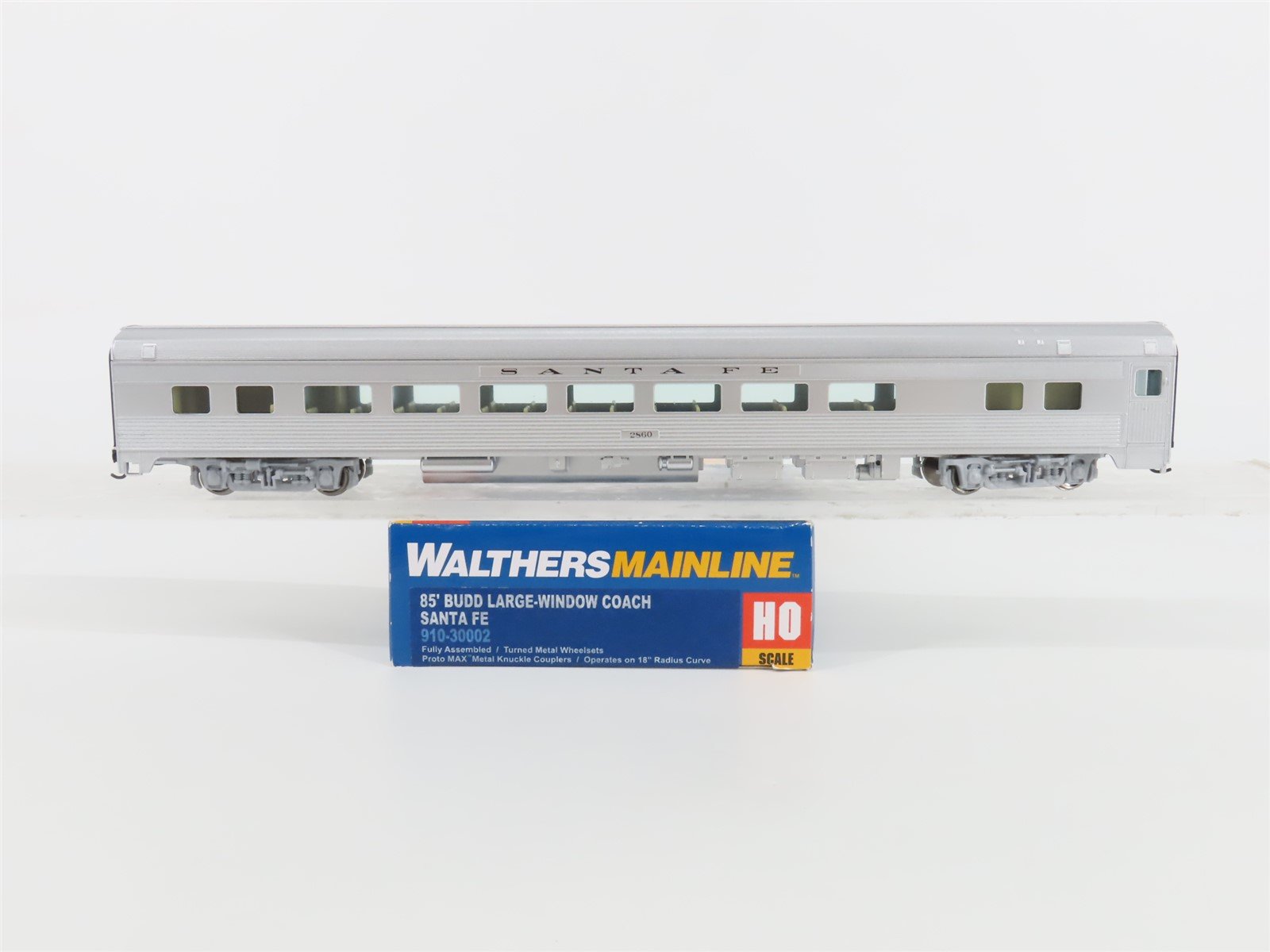 HO Walthers Mainline 910-30002 ATSF Santa Fe 85' Budd Coach Passenger Car #2860