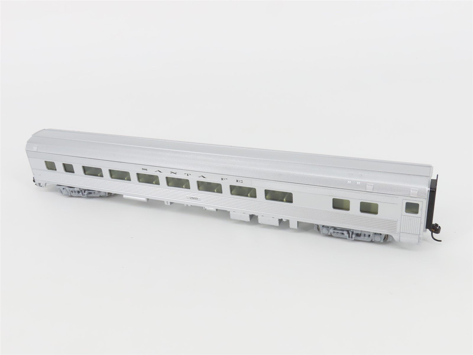 HO Walthers Mainline 910-30002 ATSF Santa Fe 85' Budd Coach Passenger Car #2860