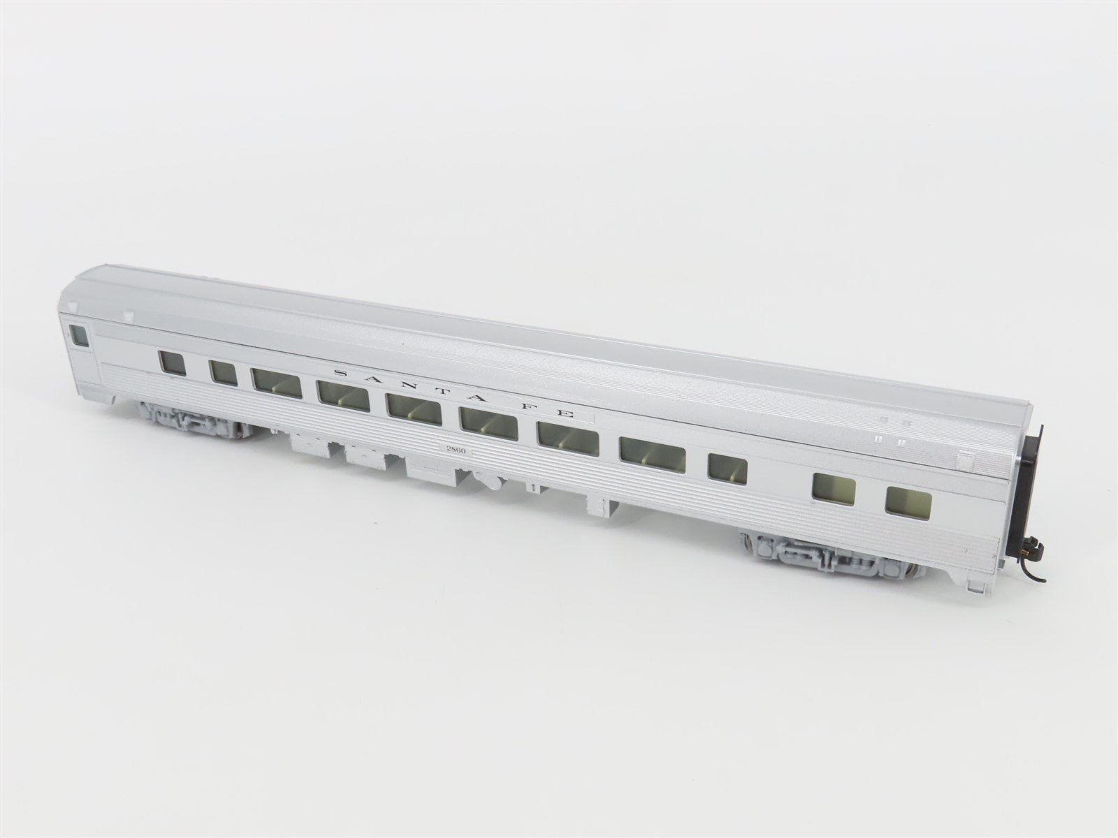 HO Walthers Mainline 910-30002 ATSF Santa Fe 85' Budd Coach Passenger Car #2860