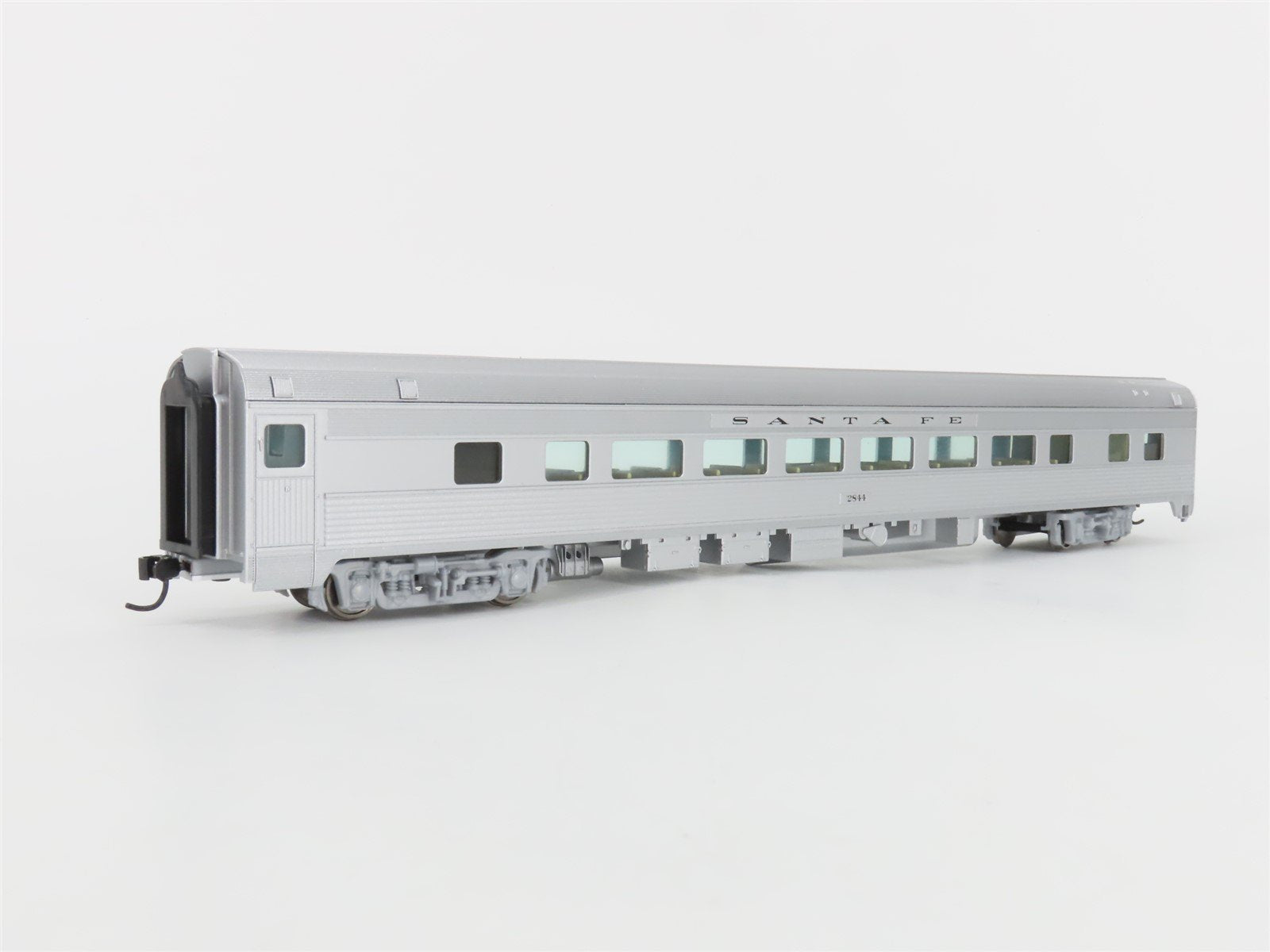 HO Walthers Mainline 910-30002 ATSF Santa Fe 85' Budd Coach Passenger Car #2844