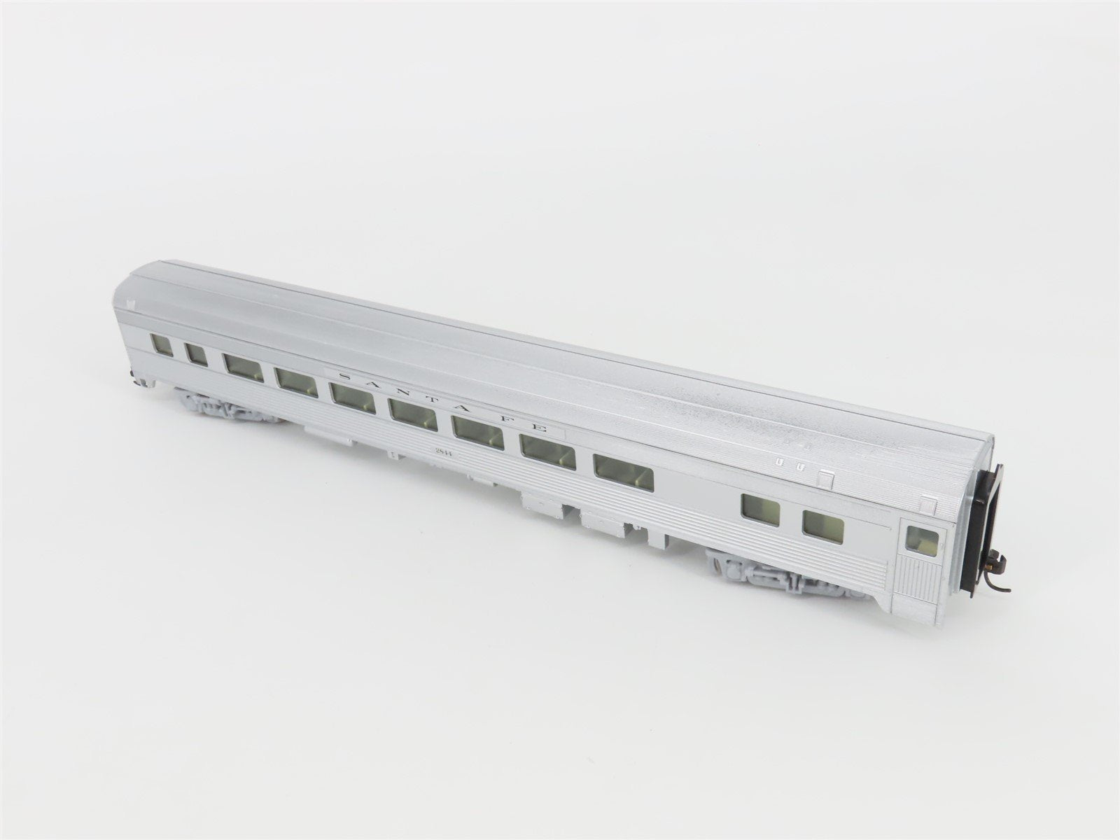 HO Walthers Mainline 910-30002 ATSF Santa Fe 85' Budd Coach Passenger Car #2844