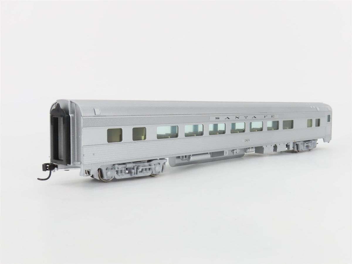 HO Walthers Mainline 910-30002 ATSF Santa Fe 85&#39; Budd Coach Passenger Car #2824