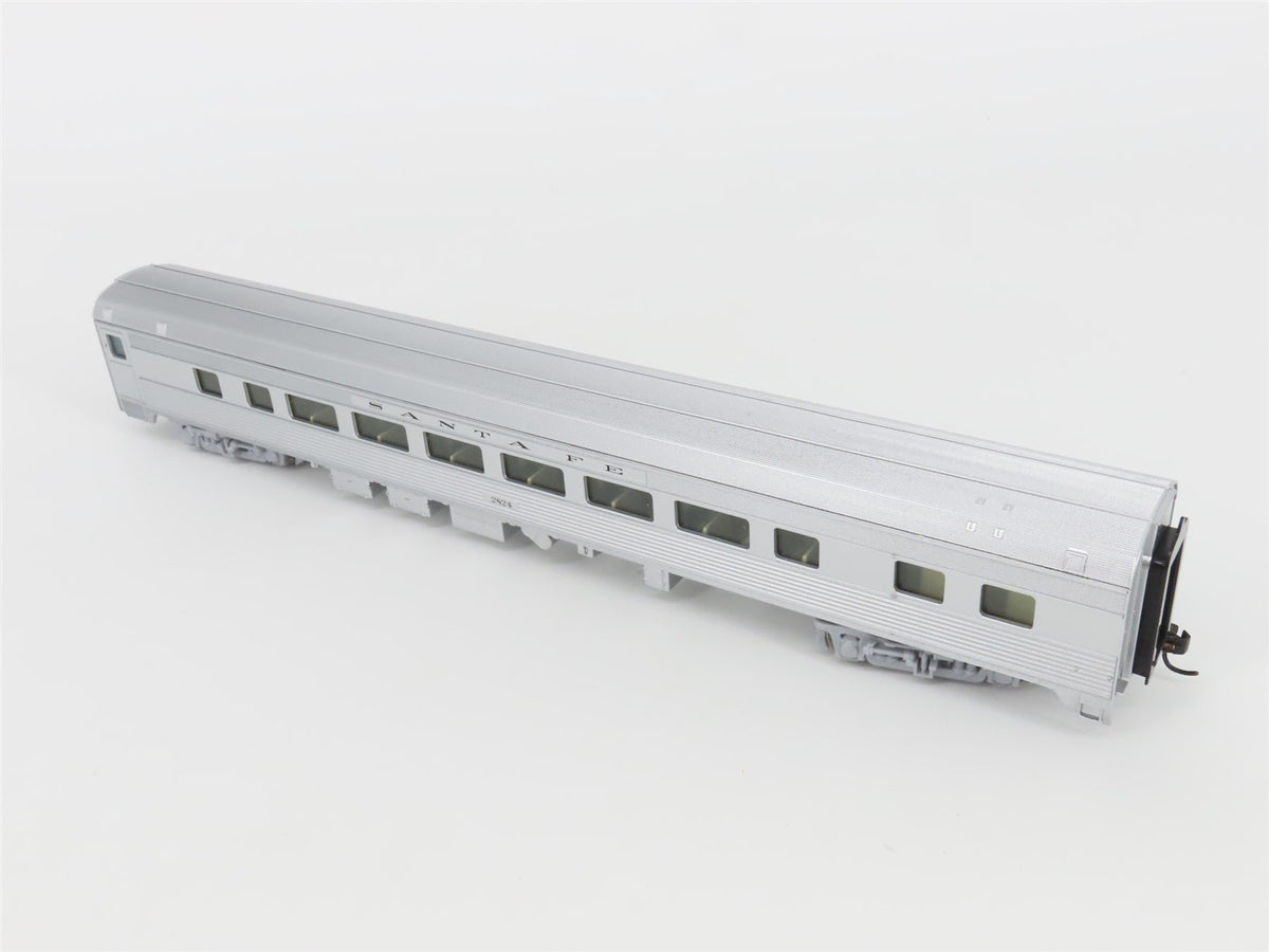 HO Walthers Mainline 910-30002 ATSF Santa Fe 85&#39; Budd Coach Passenger Car #2824