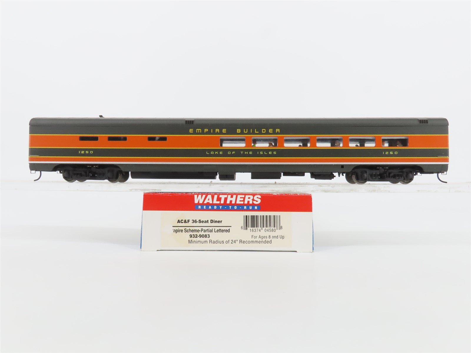 HO Walthers 932-9083 GN Empire Builder AC&F 36 Seat Diner Passenger Car