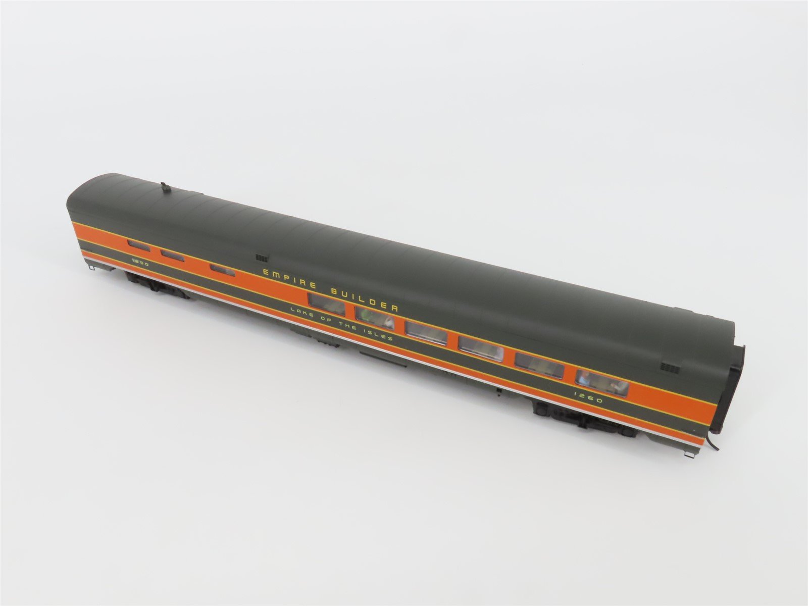 HO Walthers 932-9083 GN Empire Builder AC&F 36 Seat Diner Passenger Car