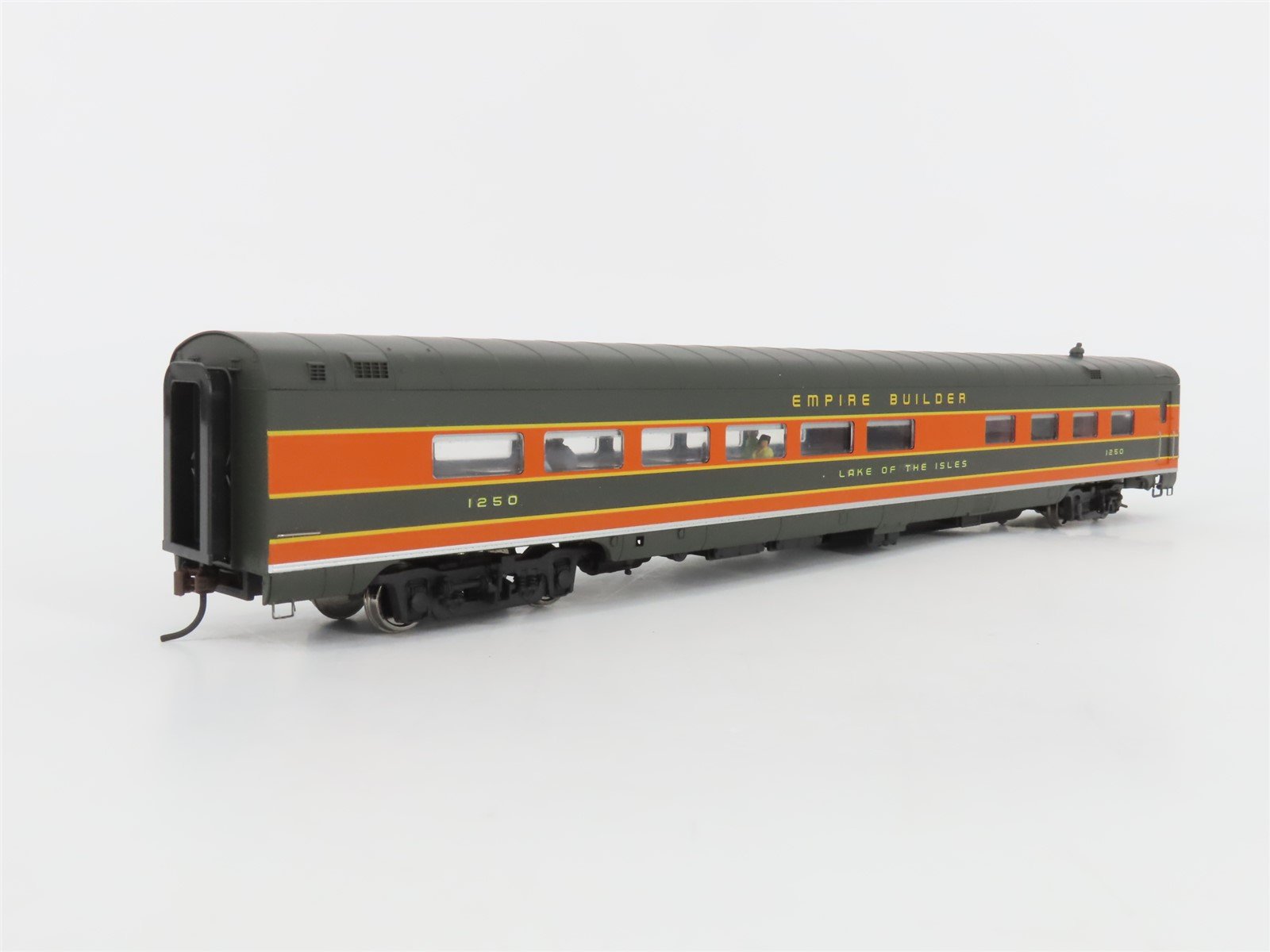 HO Walthers 932-9083 GN Empire Builder AC&F 36 Seat Diner Passenger Car