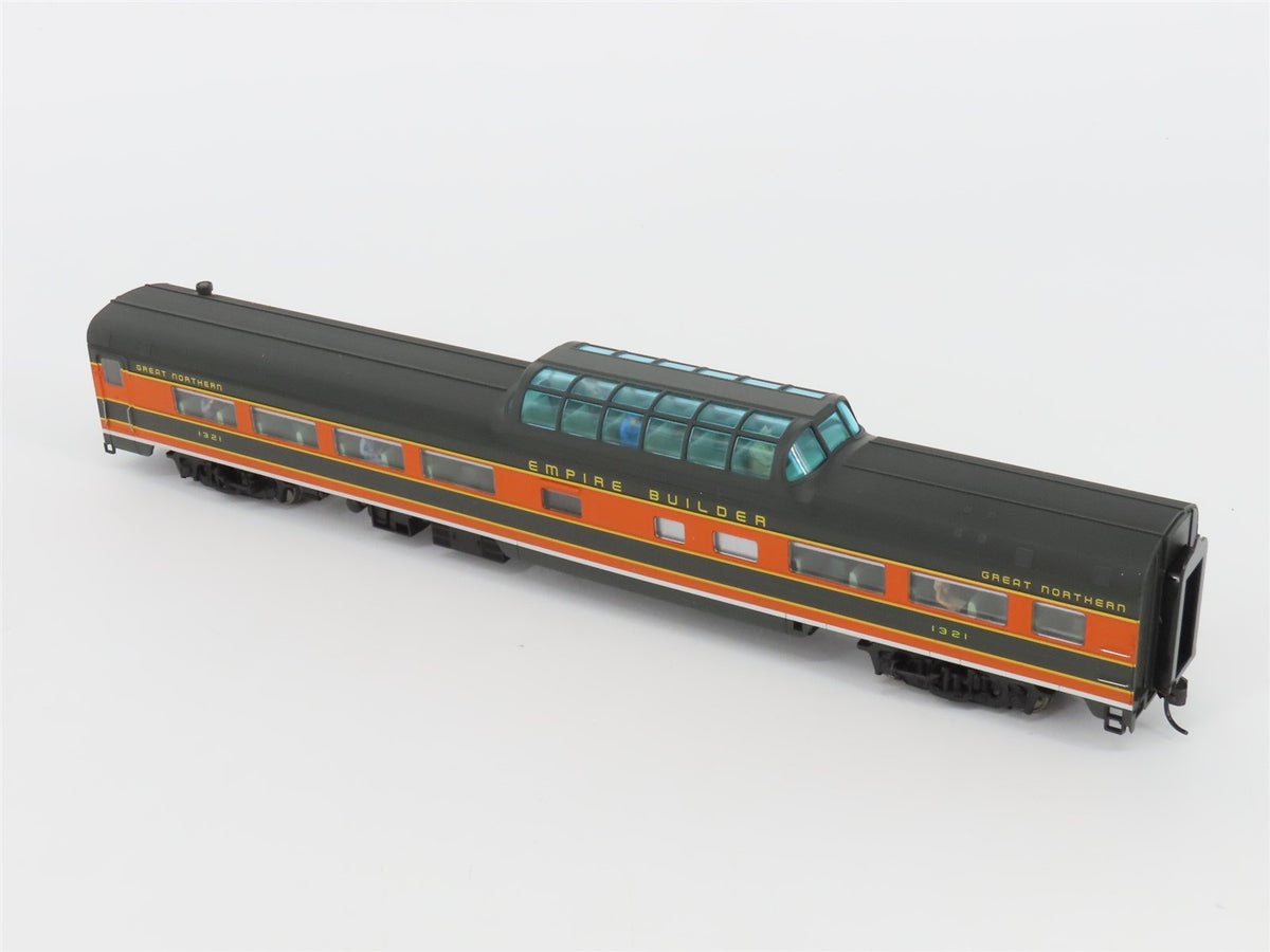 HO Walthers 932-9039 GN Empire Builder Budd 48 Seat Vista Dome Coach Passenger