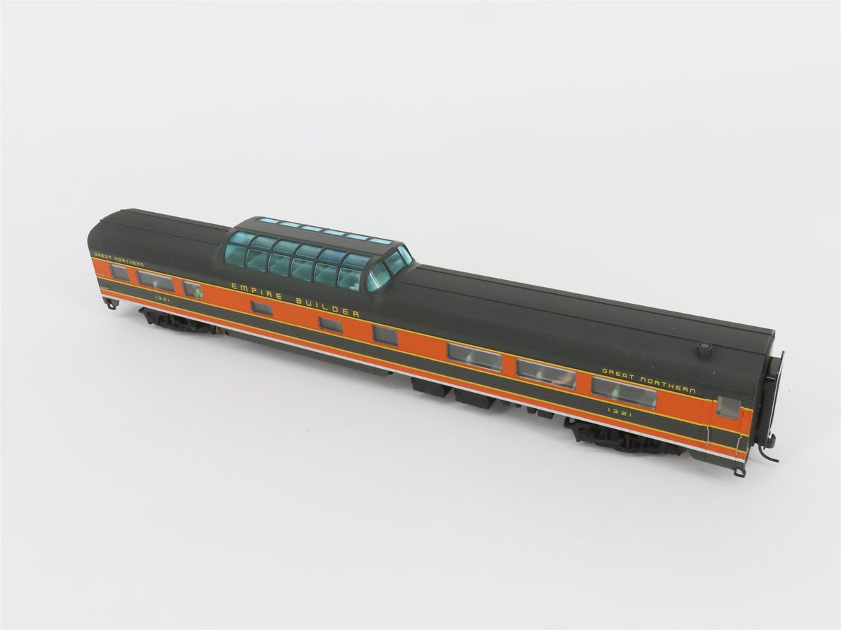 HO Walthers 932-9039 GN Empire Builder Budd 48 Seat Vista Dome Coach Passenger