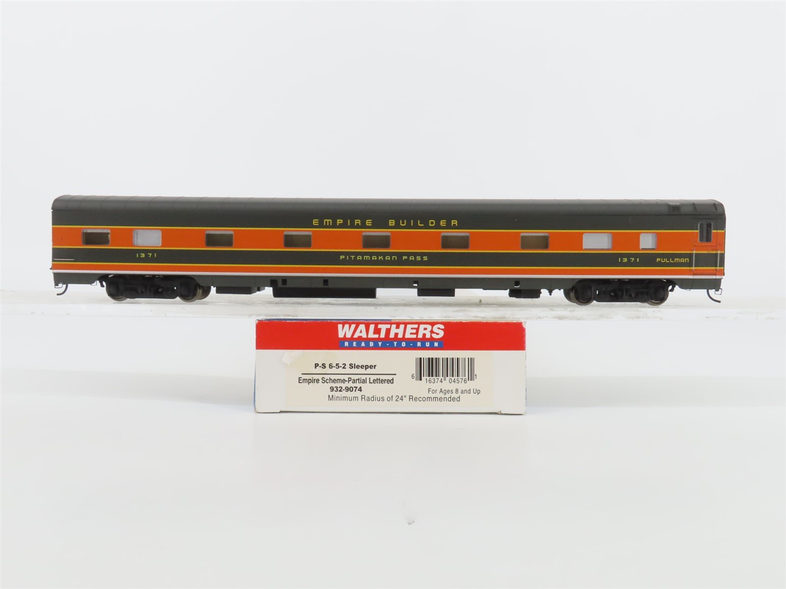 HO Walthers 932-9074 GN Empire Builder P-S 6-5-2 Sleeper Passenger Car #1371