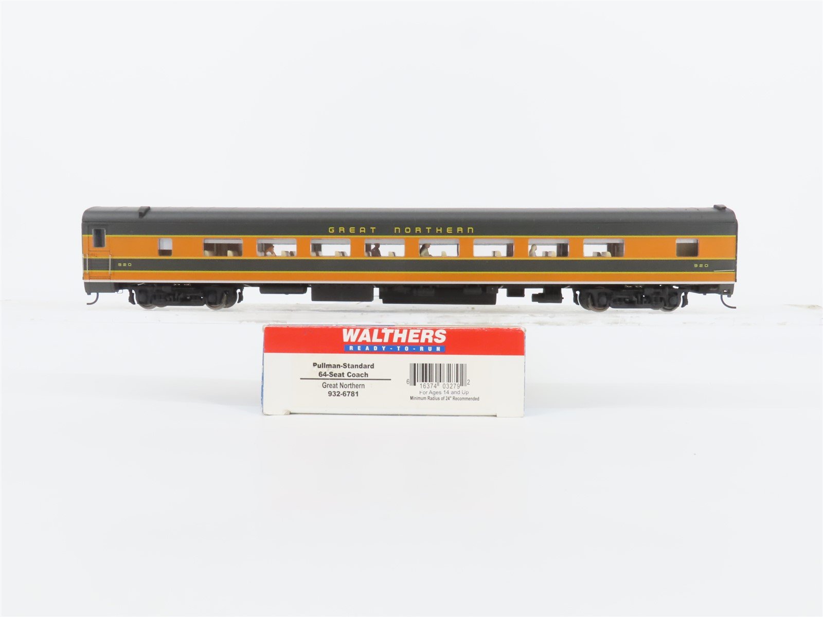 HO Walthers 932-6781 GN Great Northern P-S 64-Seat Coach Passenger Car #920