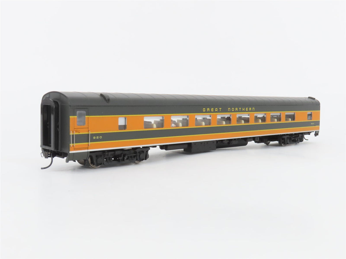 HO Walthers 932-6781 GN Great Northern P-S 64-Seat Coach Passenger Car #920
