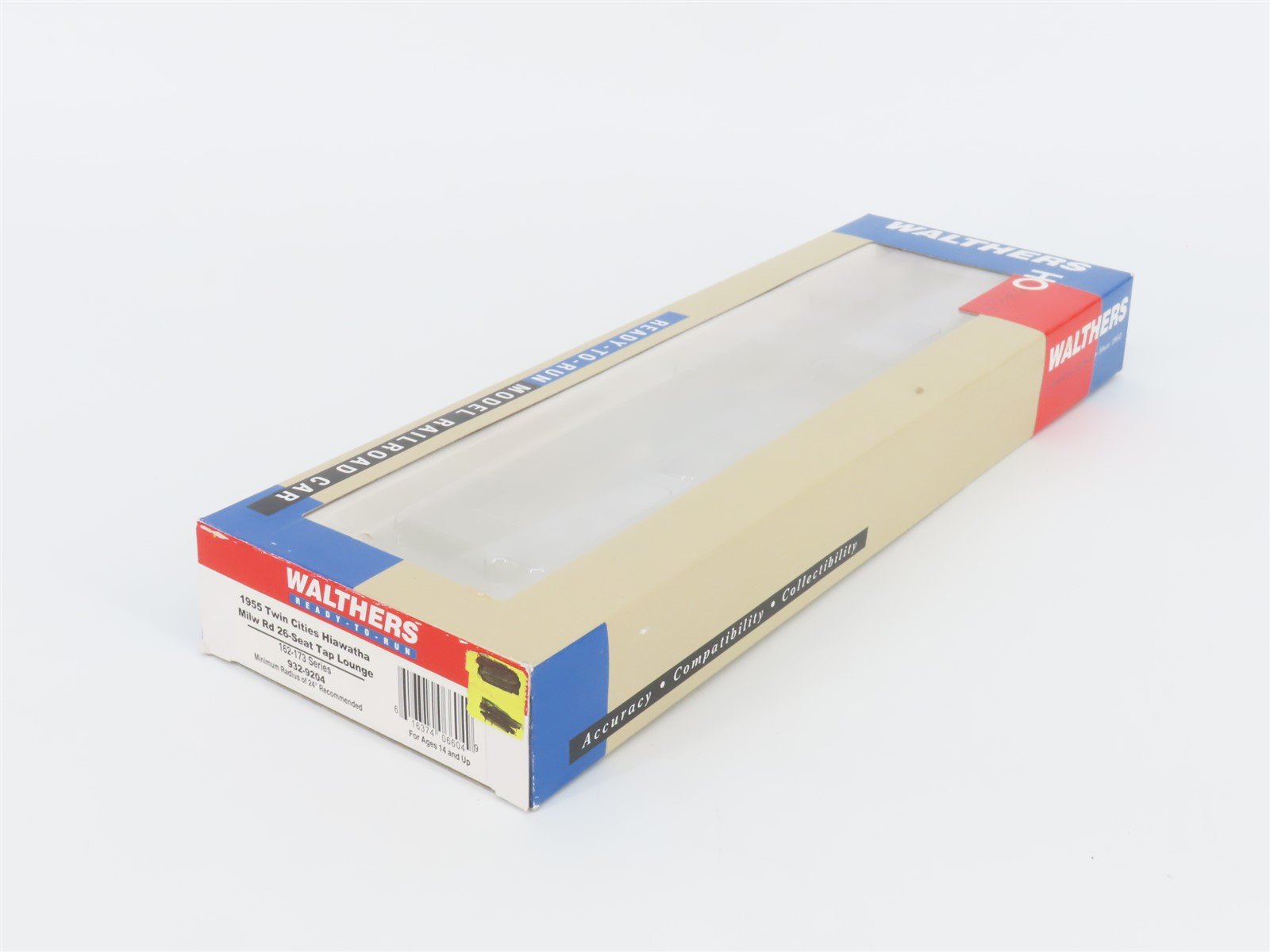 HO Walthers 932-9204 MILW 1955 Twin Cities Hiawatha Tap Lounge Passenger