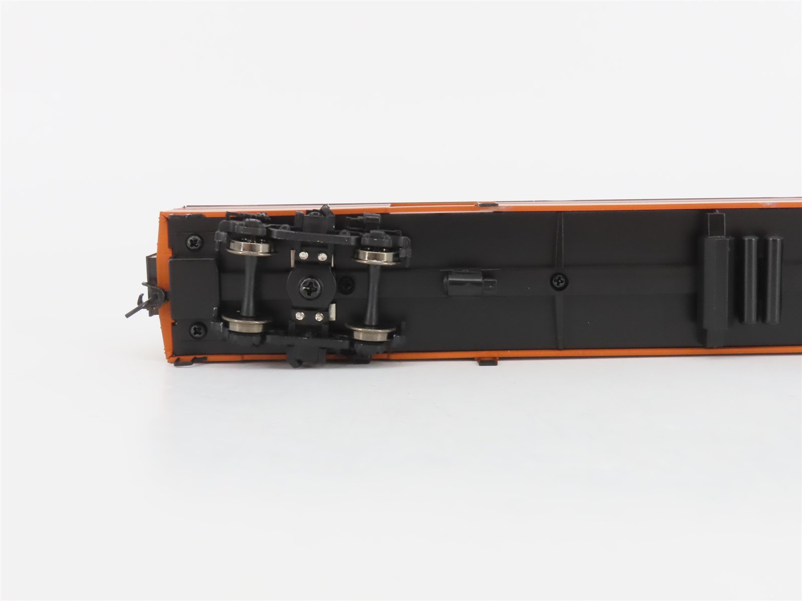 HO Walthers 932-9202 MILW 1955 Twin Cities Hiawatha REA Passenger Car