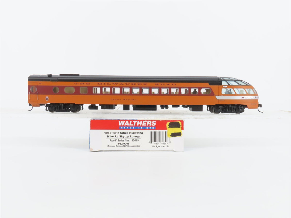 HO Walthers 932-9206 MILW Twin Cities Hiawatha Skytop Lounge Passenger Car #186