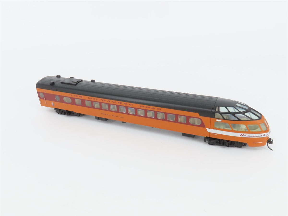HO Walthers 932-9206 MILW Twin Cities Hiawatha Skytop Lounge Passenger Car #186