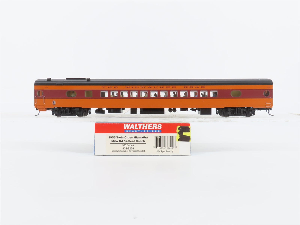 HO Walthers 932-9208 MILW Milwaukee Rd Twin Cities Hiawatha Coach Passenger #513