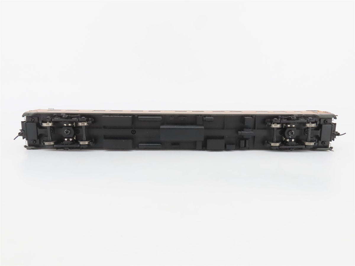 HO Scale Walthers 932-9401 GN Riverton Heights P-S 12 DB Sleeper Passenger Car