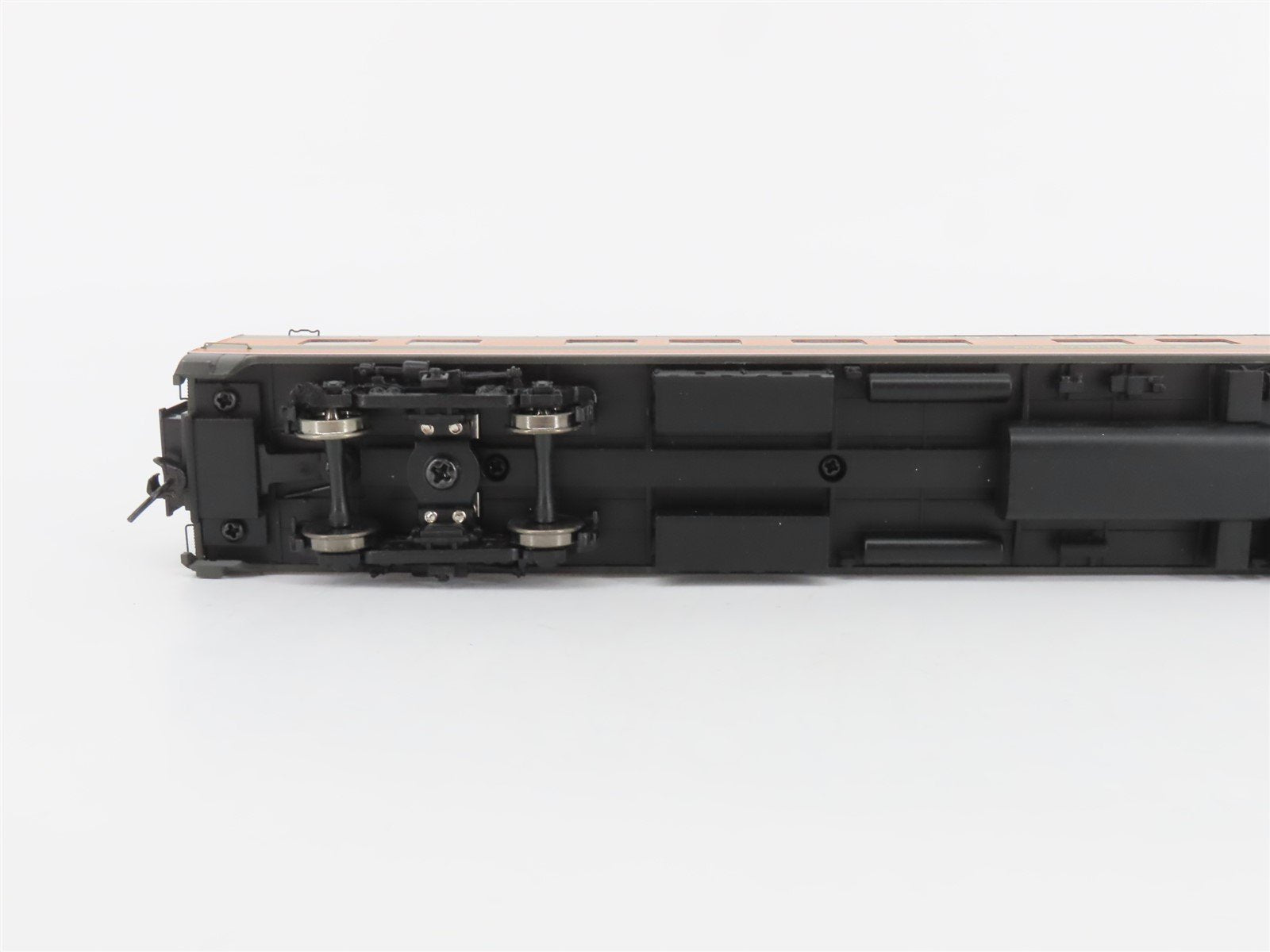 HO Scale Walthers 932-9401 GN Riverton Heights P-S 12 DB Sleeper Passenger Car