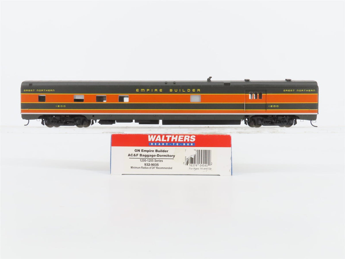 HO Walthers 932-9035 GN Empire Builder AC&amp;F Baggage Dormitory Passenger #1200