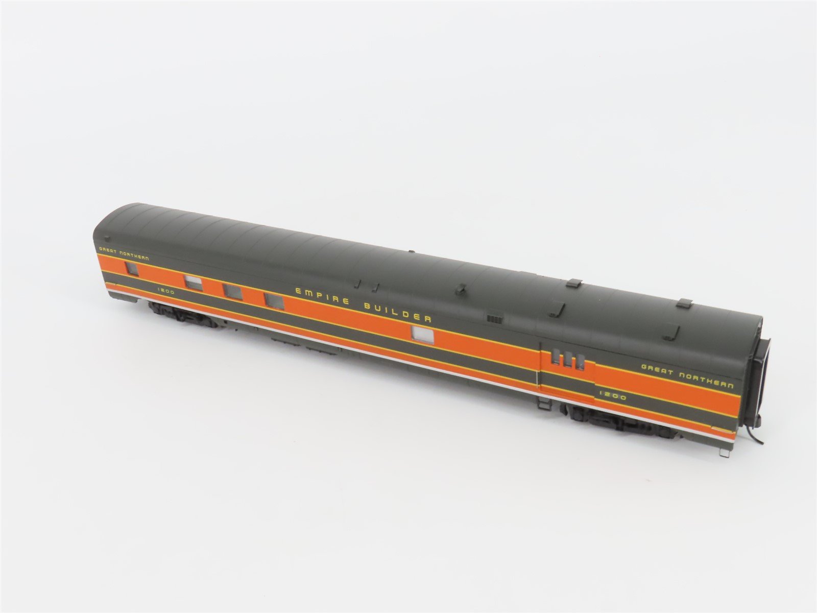 HO Walthers 932-9035 GN Empire Builder AC&F Baggage Dormitory Passenger #1200