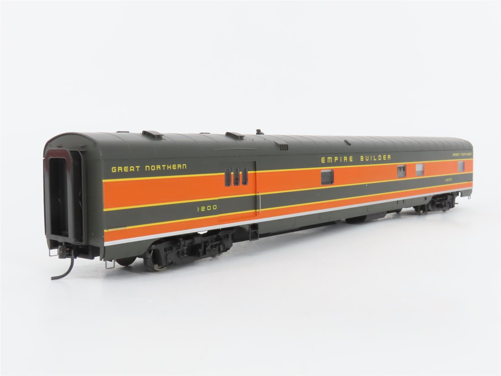 HO Walthers 932-9035 GN Empire Builder AC&F Baggage Dormitory Passenger #1200