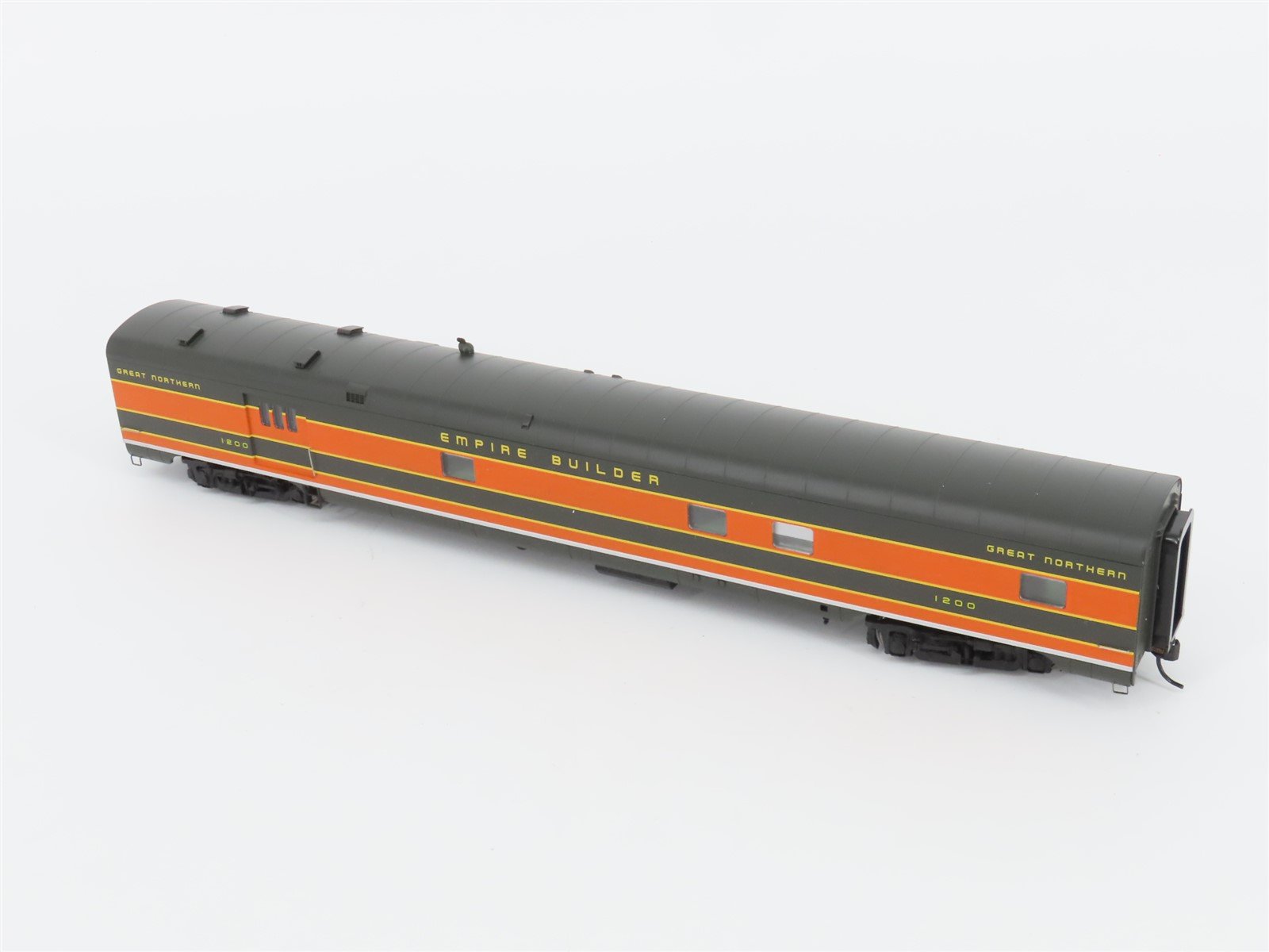 HO Walthers 932-9035 GN Empire Builder AC&F Baggage Dormitory Passenger #1200