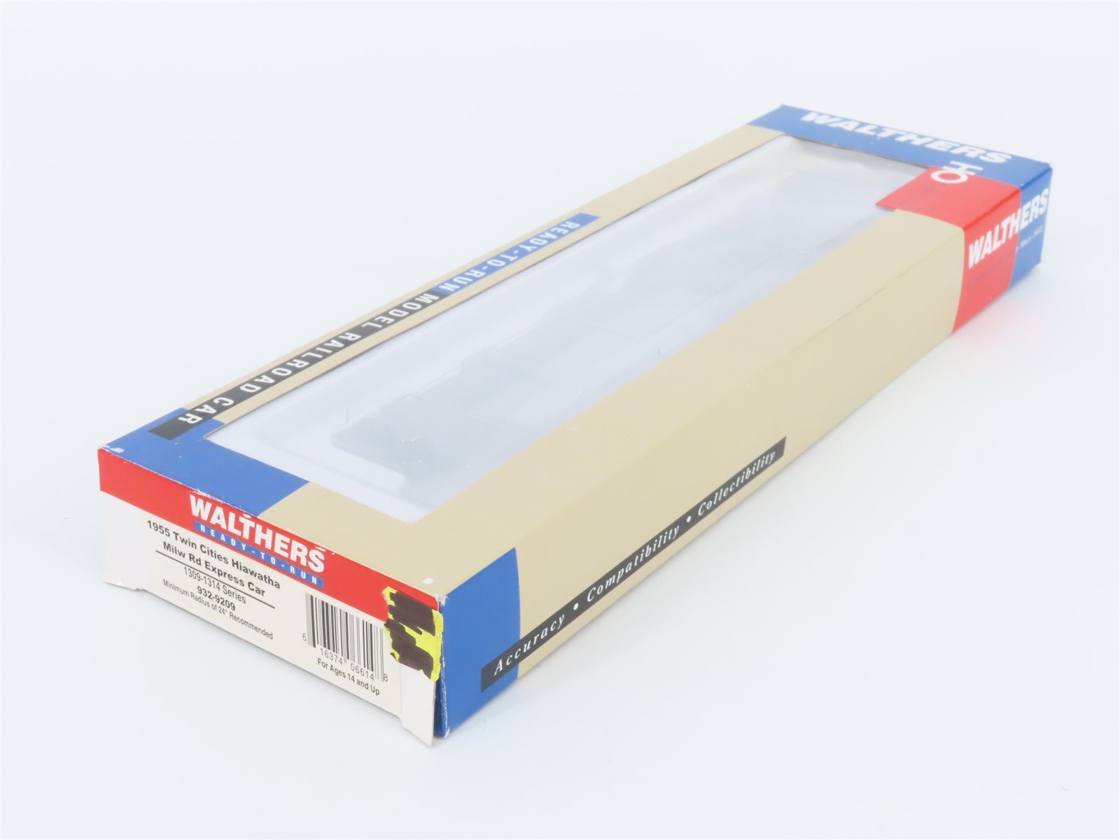 HO Walthers 932-9209 MILW Milwaukee Rd Twin Cities Hiawatha Expr Passenger #1330