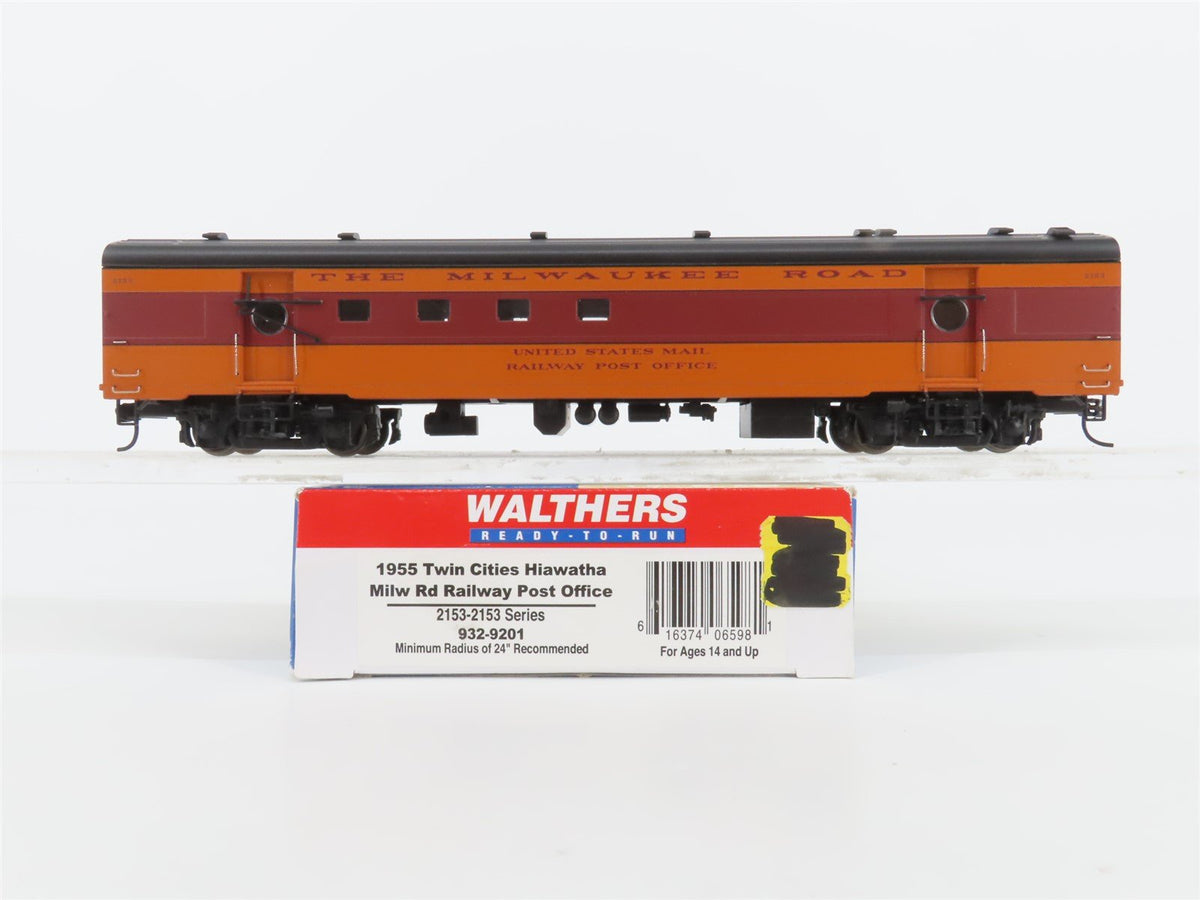 HO Walthers 932-9201 MILW Milwaukee Rd 1955 Twin Cities Hiawatha RPO Passenger