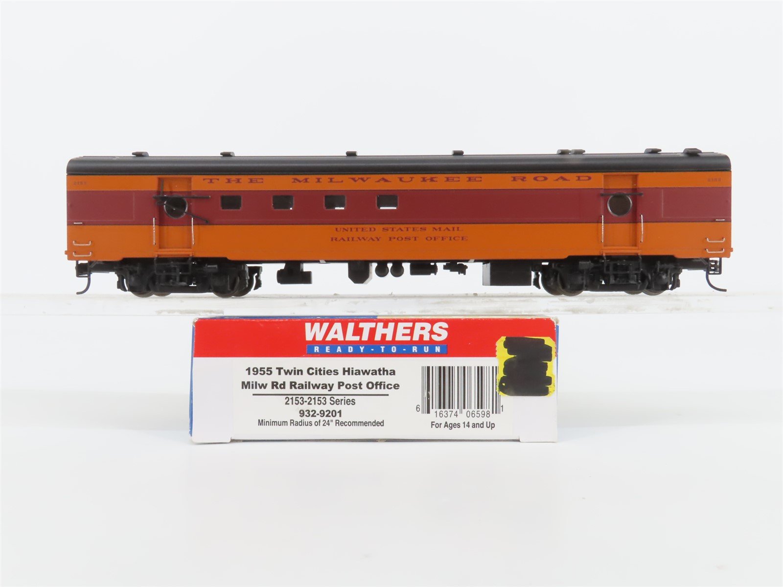 HO Walthers 932-9201 MILW Milwaukee Rd 1955 Twin Cities Hiawatha RPO Passenger